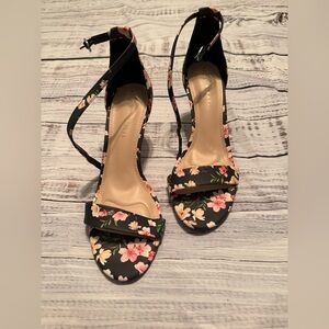 NWOB | Floral Navy Blue Sandals | Women’s 8